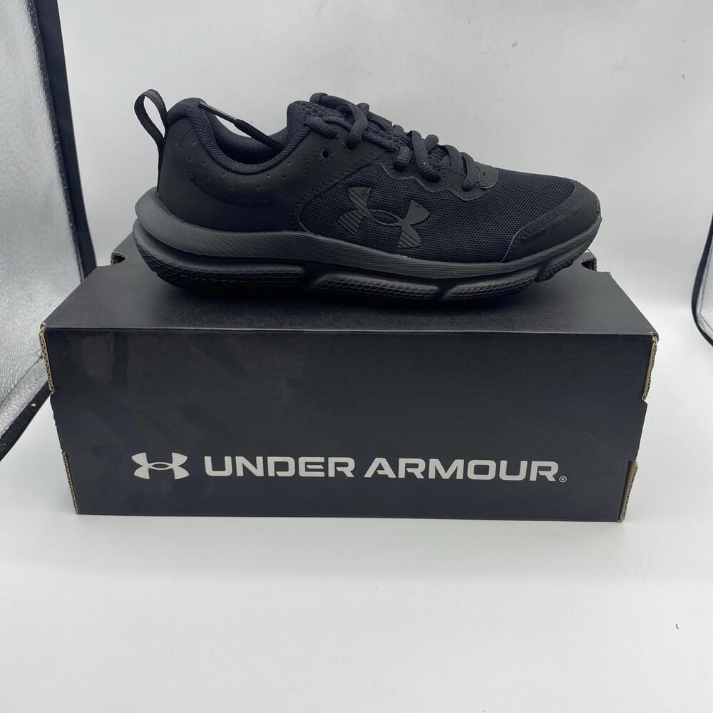Under Armour Boys Charged Assert 10 Running Shoe 3026182-002 Black Size 4.5Y